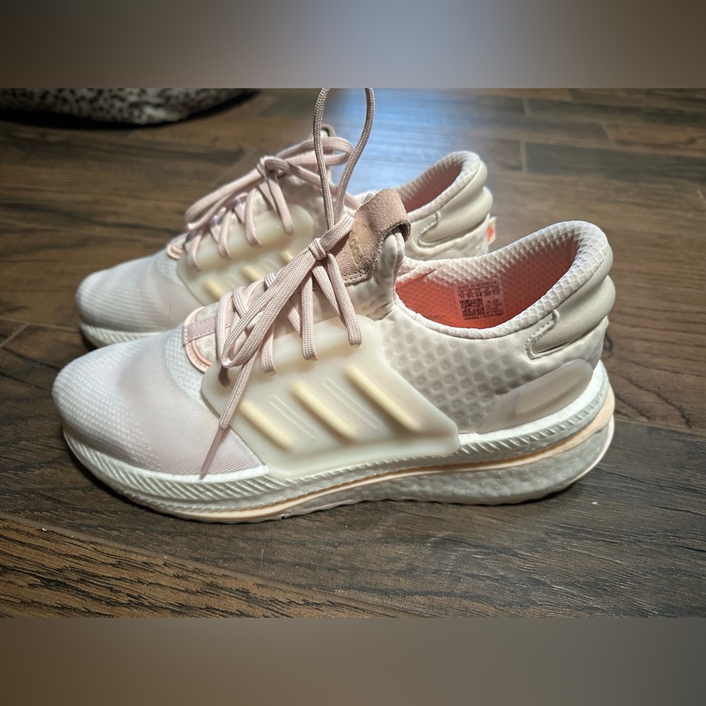 Women’s Adidas size 11